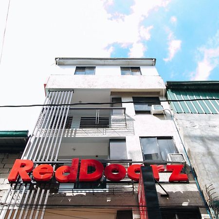 RedDoorz DBuilders Ph2 Taguig Hotel Buitenkant foto