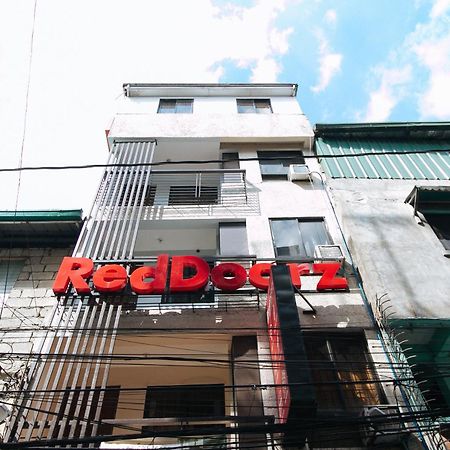 RedDoorz DBuilders Ph2 Taguig Hotel Buitenkant foto