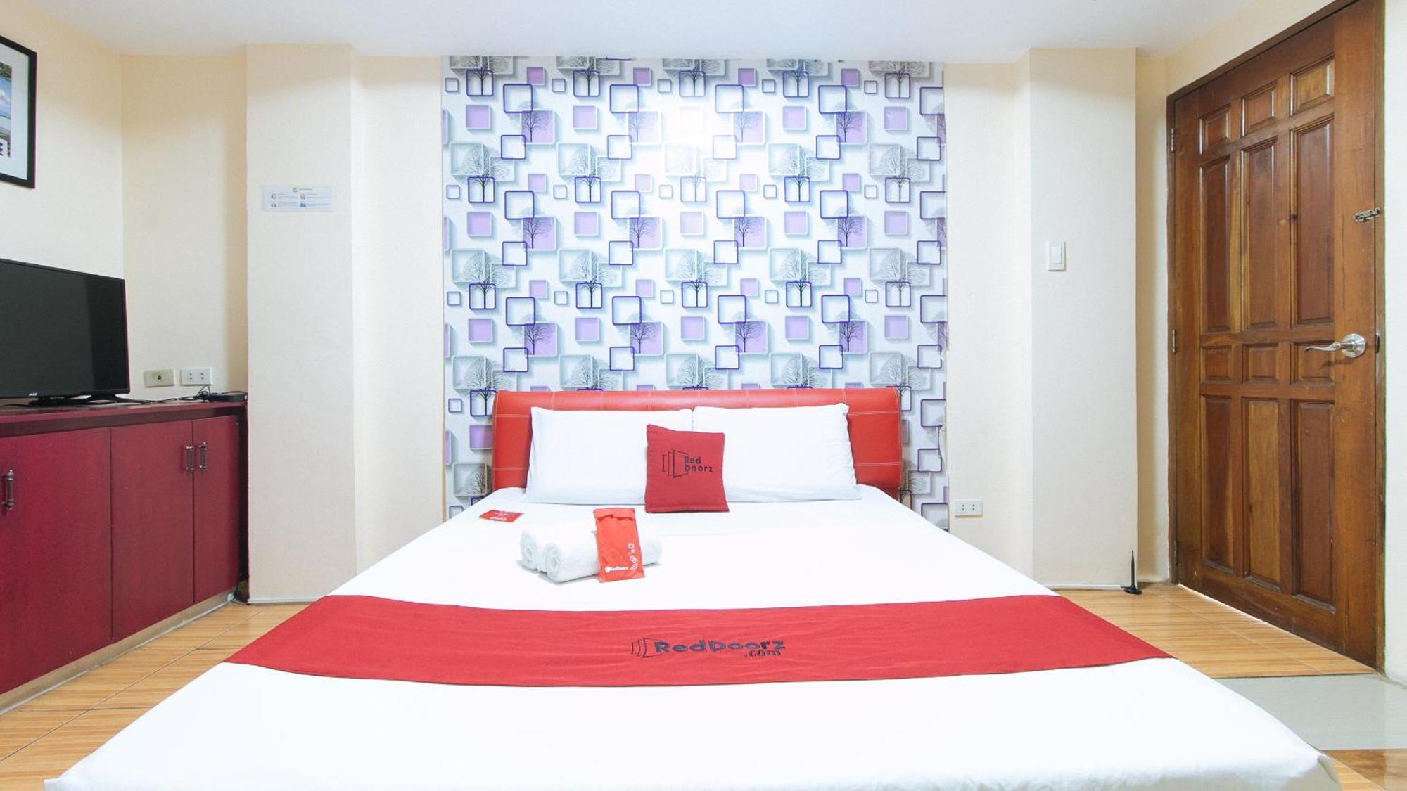 RedDoorz DBuilders Ph2 Taguig Hotel Buitenkant foto
