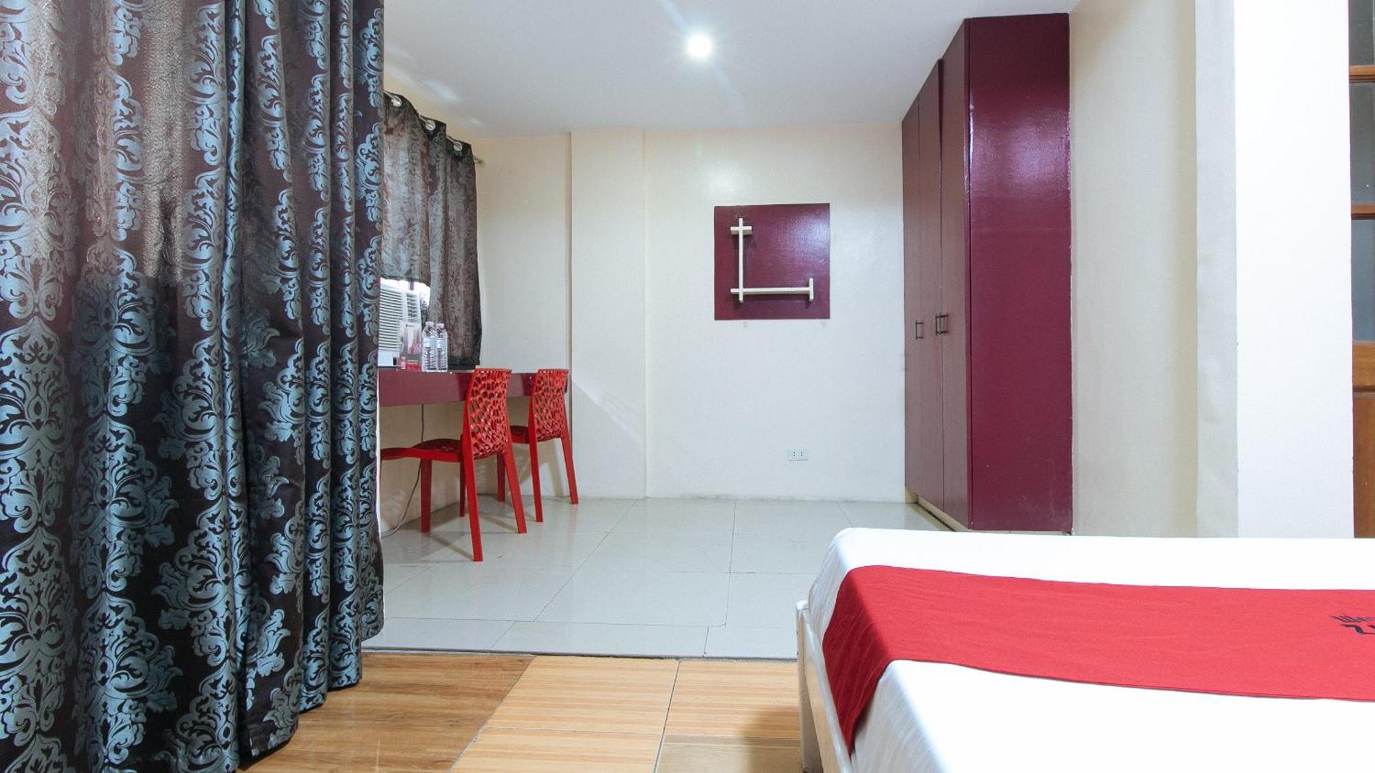 RedDoorz DBuilders Ph2 Taguig Hotel Buitenkant foto