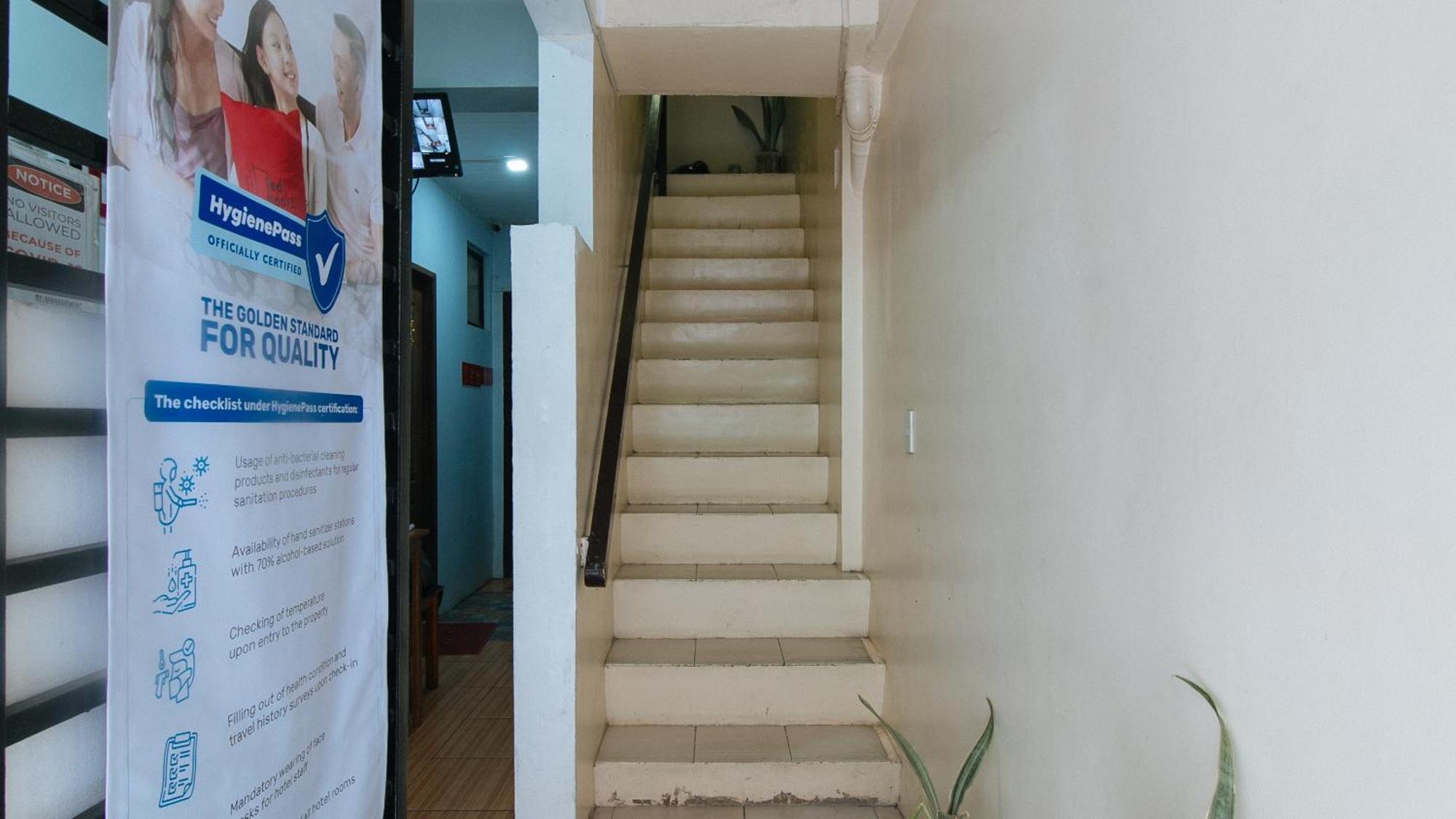 RedDoorz DBuilders Ph2 Taguig Hotel Buitenkant foto