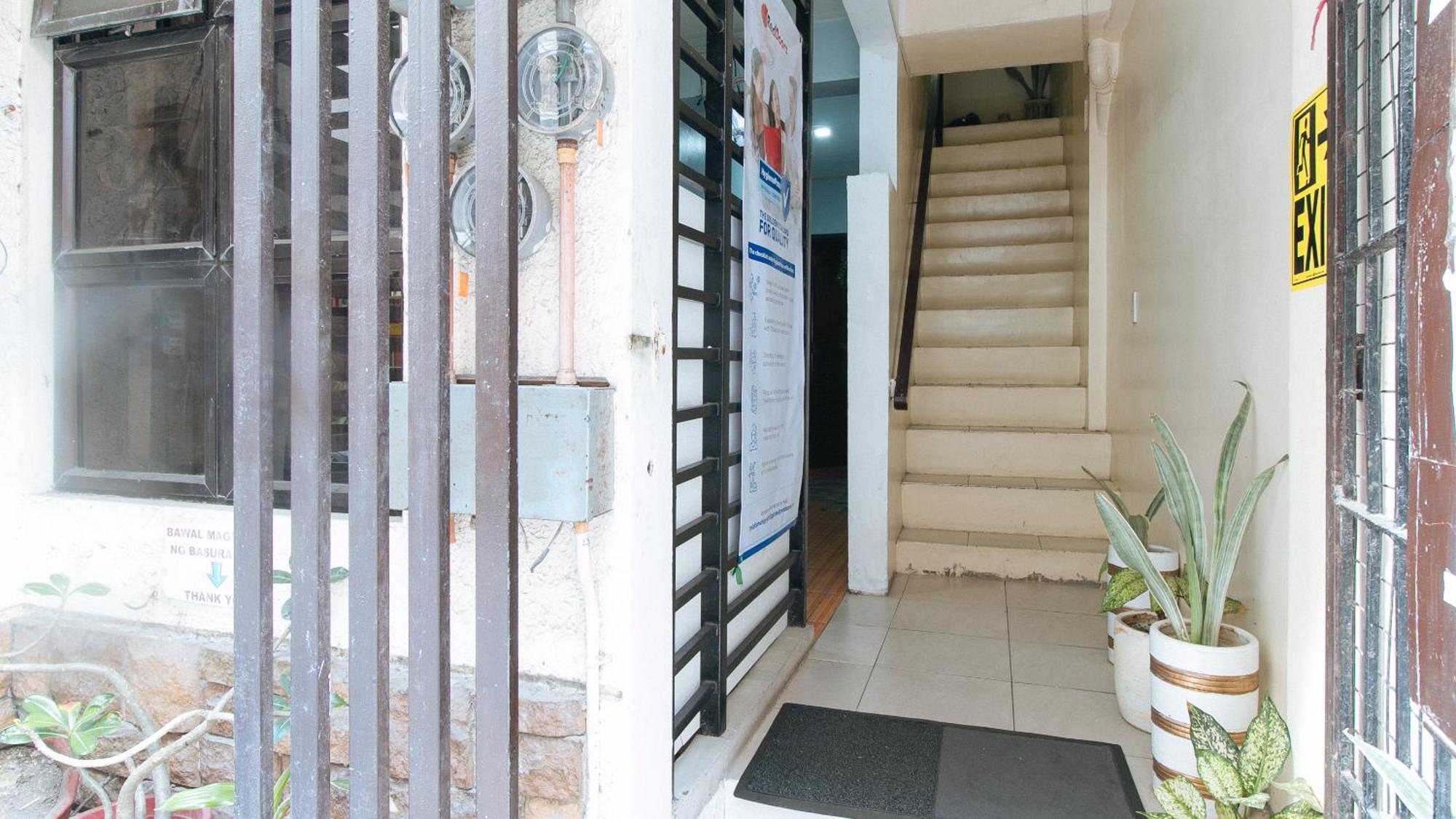 RedDoorz DBuilders Ph2 Taguig Hotel Buitenkant foto